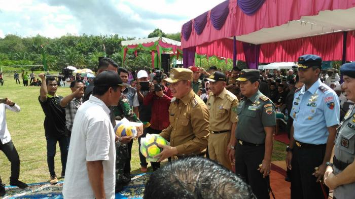 Gubri Resmikan TMMD ke-99 di Dusun Pasir Pandak, Rohul